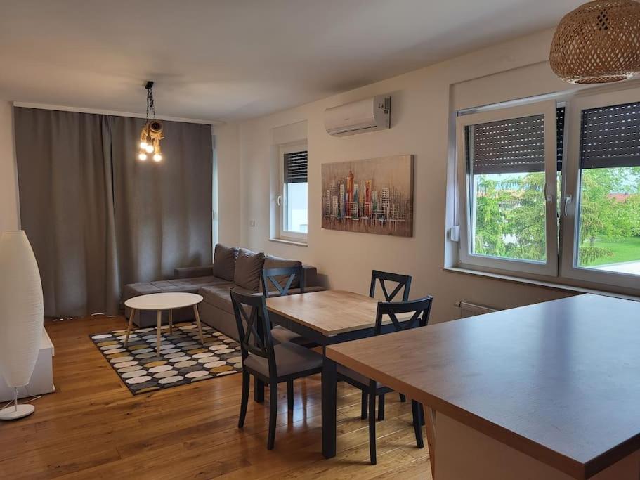 Novoureden Stan Apartment Velika Gorica Bagian luar foto
